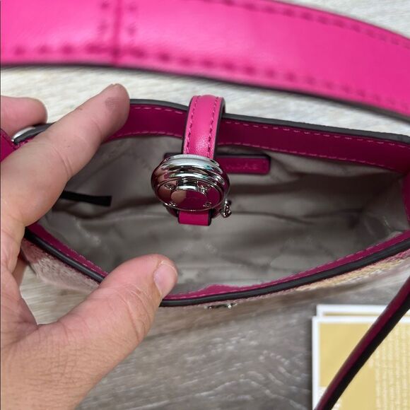 3210 NWT Michael Kors Fuchsia Sequin Shoulder Bag - Picture 5 of 7